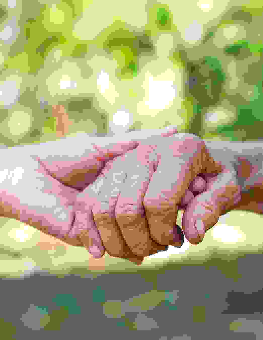 Monsieur Miller s’occupe de sa mère, mais il s’oublie lui-même. Grâce à Don du cœur, elle peut être bien accompagnée pendant sa pause – et lui peut enfin souffler.



