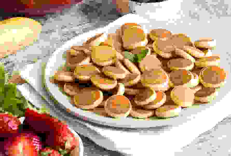 De petites crêpes moelleuses sans sucre – une collation douce pour vos déplacements ou pour le petit-déjeuner.

