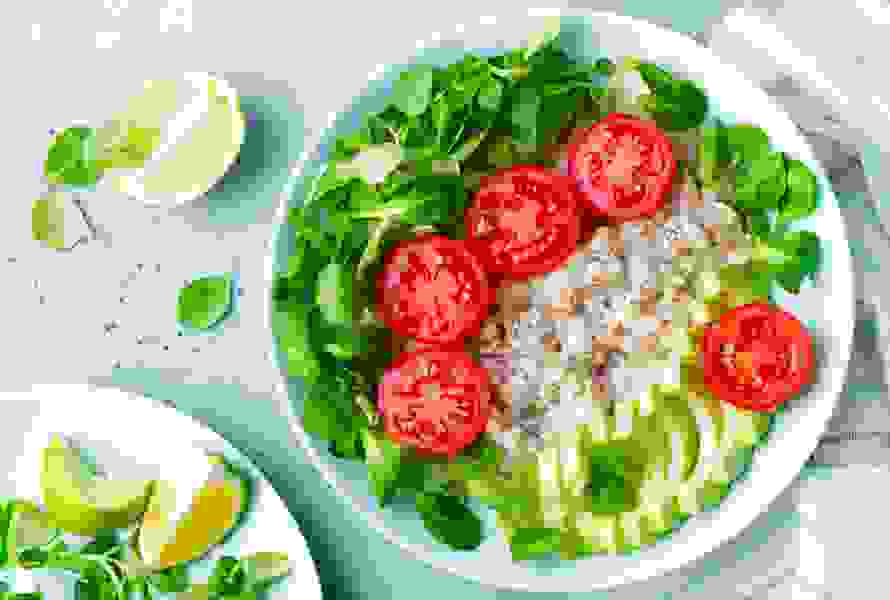 Affiné avec du bouillon de légumes, du poivre et des légumes frais, le porridge devient un repas chaud et salé. Idéal en cas de brûlures d’estomac ou lorsque vous avez envie de quelque chose de consistant.

