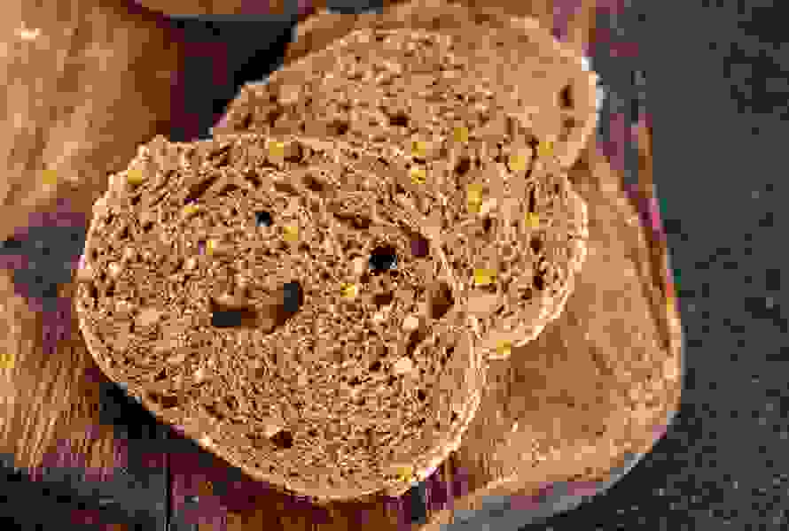 Il pane integrale fornisce non solo molto folato, ma anche preziose fibre, sali minerali e acidi grassi polinsaturi.

