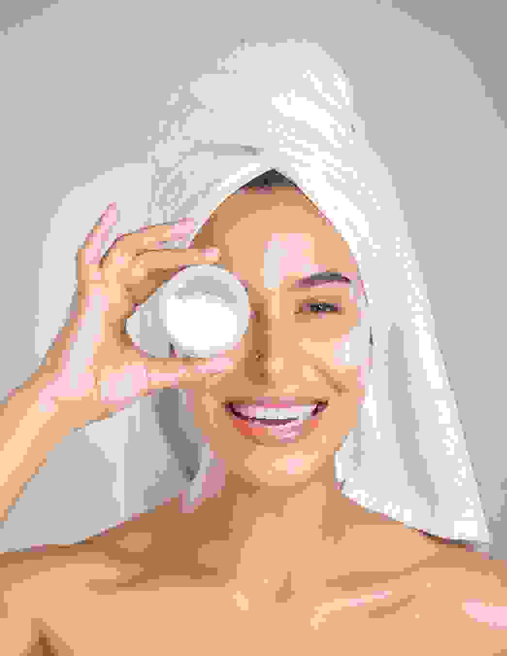 Peau sèche, sensation de tiraillement et démangeaisons? Avec les bons soins, votre peau reste souple même en hiver. Conseils et recette DIY inclus.

