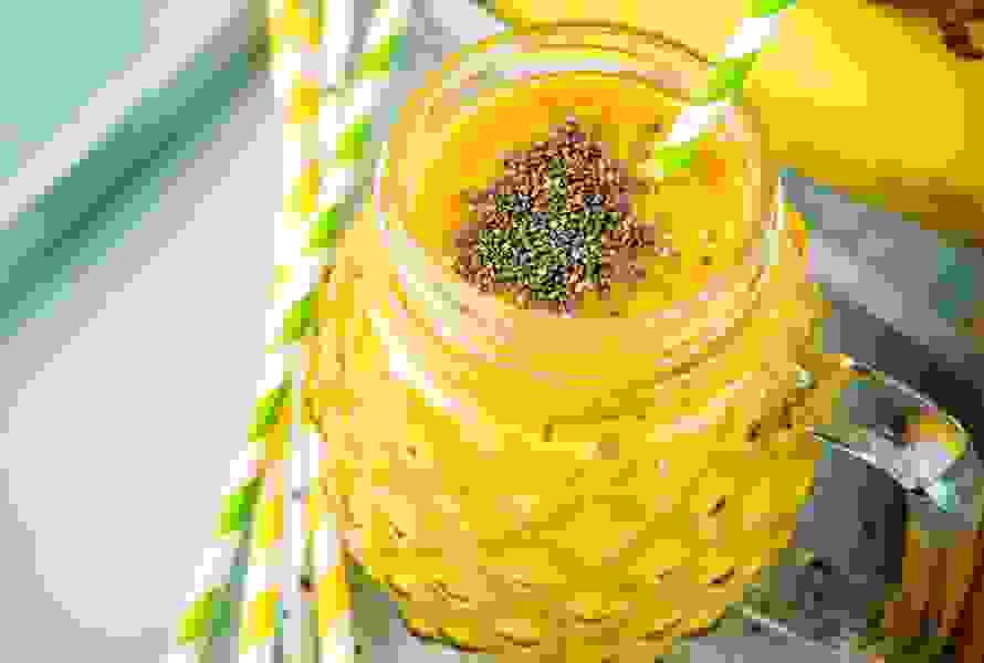 Fruchtige Erfrischung mit Südfrüchten – schmeckt nach Urlaub und bringt Farbe in den Alltag. Mit Flohsamen verfeinert.