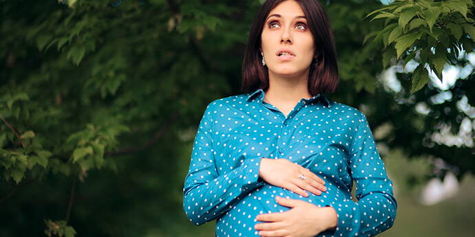 Dass sich werdende Mütter vor der Entbindung fürchten, ist normal. Doch bei einigen nimmt diese Angst krankhafte Züge an. Es wird angenommen, dass etwa jede siebte Schwangere betroffen ist. 