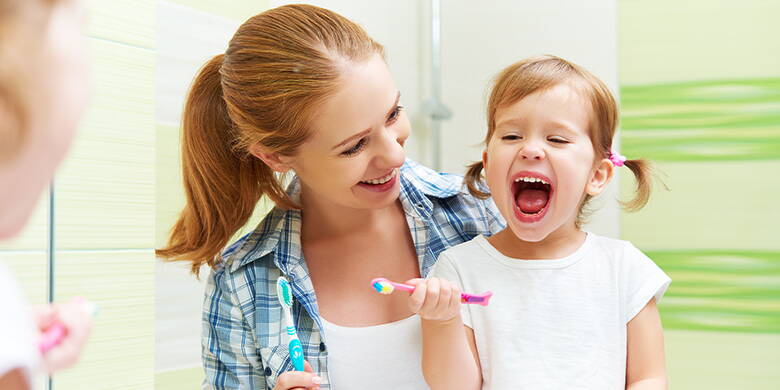 Come associazione familiare, contribuiamo ai costi delle cure dentarie dei bambini con ulteriori contributi finanziari dai nostri fondi, oltre alla copertura assicurativa che abbiamo stipulato. 