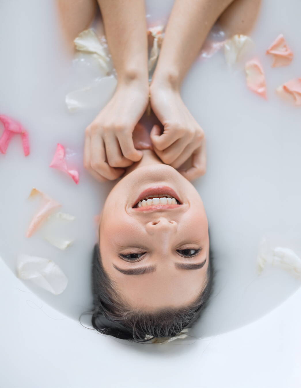 Pflege für Haut & Seele: Badeöl selbst gemacht Gönnen Sie sich ein entspannendes Bad mit pflegendem DIY-Badeöl – ganz ohne Zusatzstoffe. Wir zeigen Ihnen einfache Rezepte mit natürlichen Zutaten zum Nachmachen.