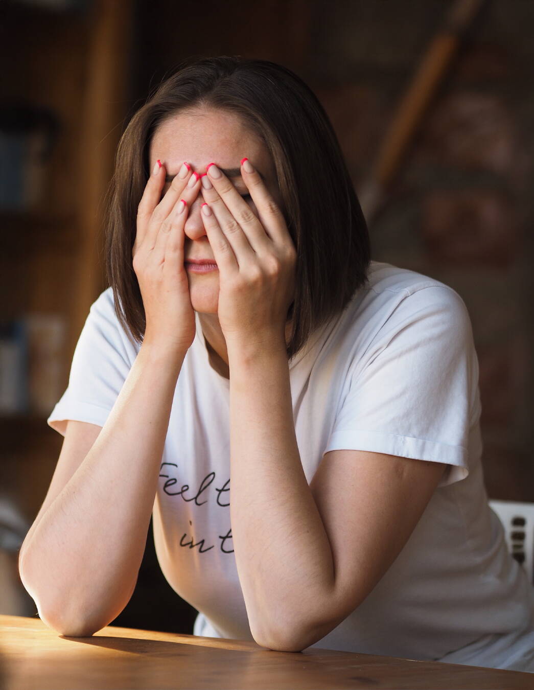 Burnout genitoriale: trovare aiuto prima che tutto diventi troppo La signora Gerber si sentiva completamente sopraffatta nella vita familiare quotidiana. Grazie al dialogo con Dono del cuore ha trovato modi per essere di nuovo più presente per sé stessa e per i suoi figli.