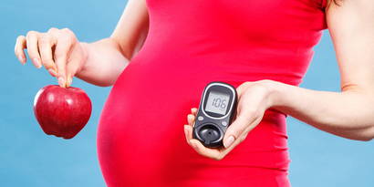 Blog Schwangerschaft – Schwangerschaftsdiabetes (Gestationsdiabetes). Erhöhte Blutzuckerwerte in der Schwangerschaft trifft ca. 10% der schwangeren Frauen in der Schweiz und gehört damit zu den häufigsten Komplikationen. Diabetes entsteht, wenn die Bauchspeicheldrüse nicht genügend Insulin produziert.