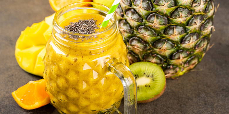 Blog Grossesse - recette de smoothie exotique. Les fruits du Sud sont de plus en plus plantés sous nos latitudes et proposés sur les marchés régionaux ou dans les supermarchés. Les fruits exotiques se prêtent à un délicieux smoothie qui rappelle les souvenirs des dernières vacances.