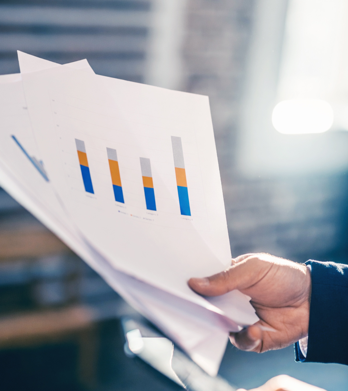 Analyse des résultats annuels Des collaborateurs analysent les indicateurs de l’exercice 2024.
