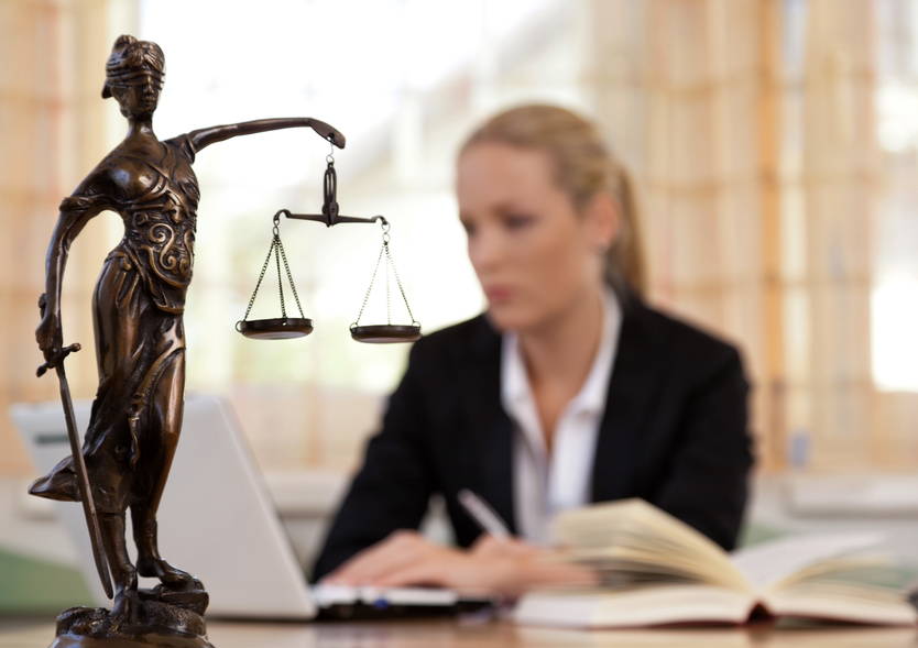 Protection juridique sur Internet La souscription d'une assurance protection juridique est un investissement rentable et judicieux. Les assurances de protection juridique d'Helsana "Advocare PLUS" et "Advocare EXTRA" offrent une protection complète dans les domaines de la protection du droit de la circulation, de la protection du droit privé et de la protection du droit Internet à un prix avantageux.