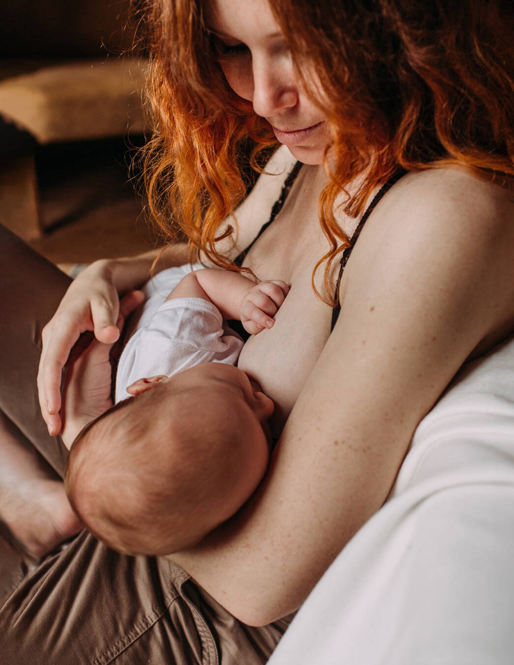 La signora Morris cresce da sola sua figlia e desidera continuare ad allattarla nonostante il lavoro. Dono del cuore la sostiene con un contributo ai costi – e le segnala punti di riferimento importanti.

