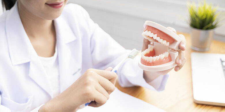 Quand dois-je souscrire une assurance dentaire pour mon enfant ? Combien coûte un appareil orthodontique ? Quelle compagnie d'assurance maladie offre les meilleurs services ? Tôt ou tard, les parents se posent ces questions. Si vous manquez le bon moment pour souscrire une police d'assurance, vous devez prendre beaucoup d'argent dans vos propres mains. 