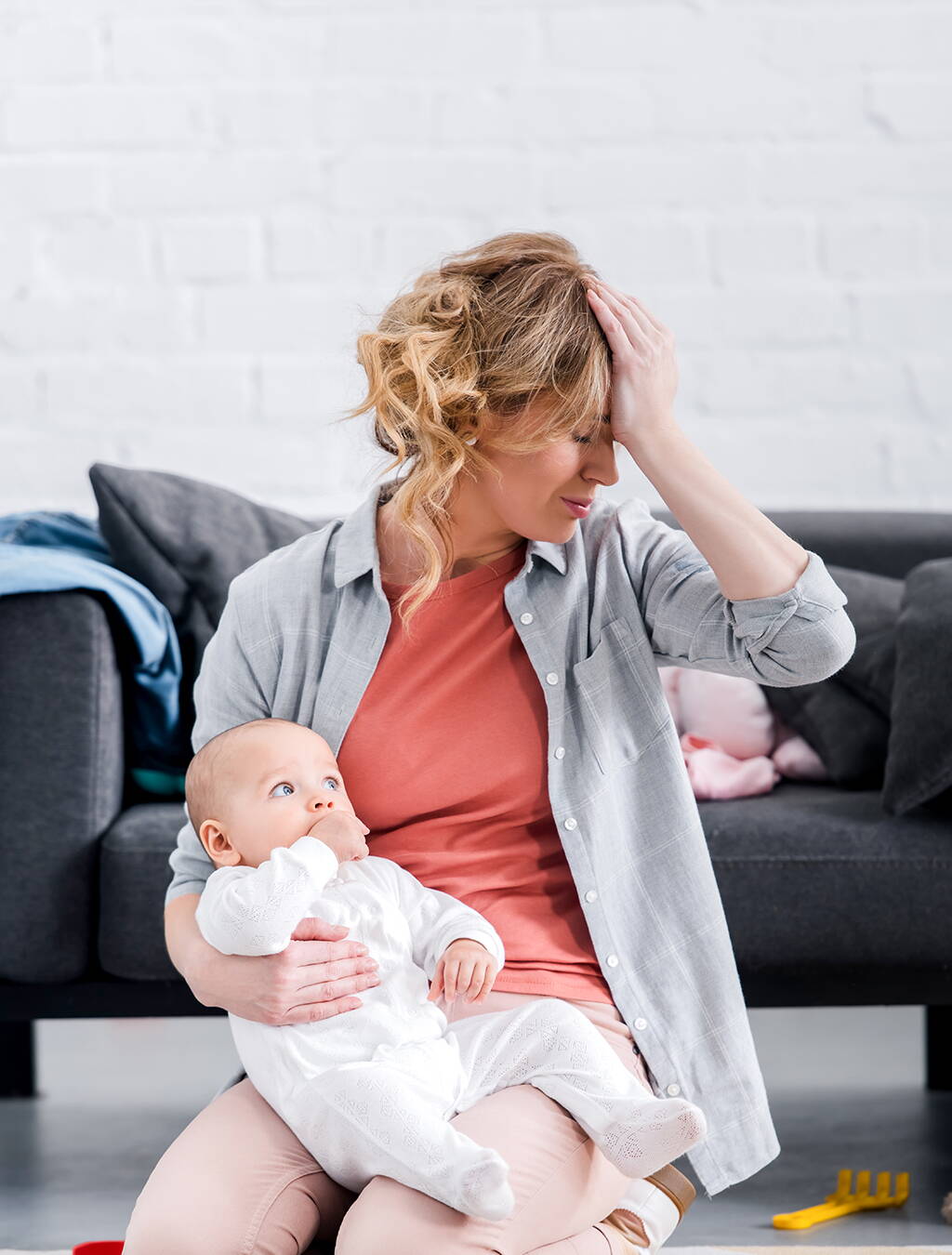 Lorsque le bonheur devient accablant – aide en cas de dépression postnatale Après la naissance de son fils, Irene se sent perdue et épuisée. Grâce au soutien de Don du cœur, elle retrouve peu à peu goût à la vie – chaque don fait la différence.