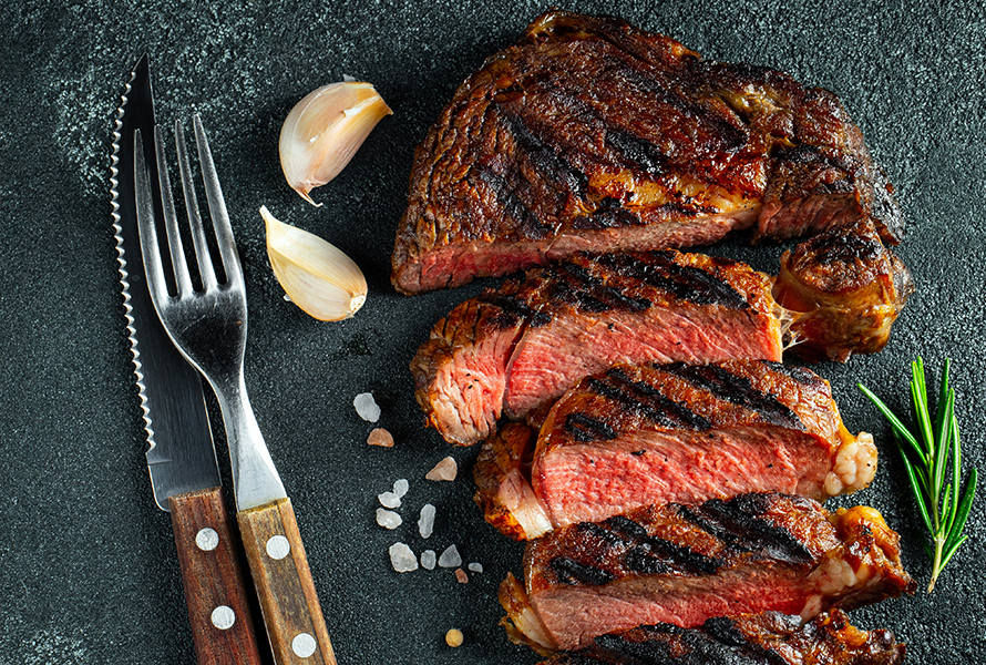 Rohes Fleisch vermeiden Rohes oder nicht vollständig gegartes Fleisch kann Toxoplasmose übertragen – Schwangerschaftsrisiko unbedingt vermeiden.