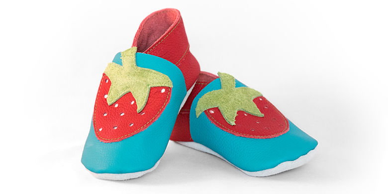 Neu in unserem Onlineshop erhältlich: Die Tätzli (Swiss Made)  - Gesundes Wachstum in herzigen Krabbelschuhen! Wenn ihnen auch nicht egal ist, unter welchen Bedingungen die Produkte ihres täglichen Bedarfs produziert werden! Die Lederschuhe stammen aus ökologisch nachhaltiger und sozialer Produktion. 