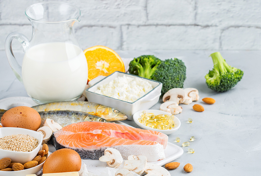 Milch, Hüttenkäse, Broccoli, Fisch, Eier und Mandeln versorgen Sie und Ihr Baby mit Kalzium und Magnesium – beides entscheidend für Knochen, Muskeln und Nerven.