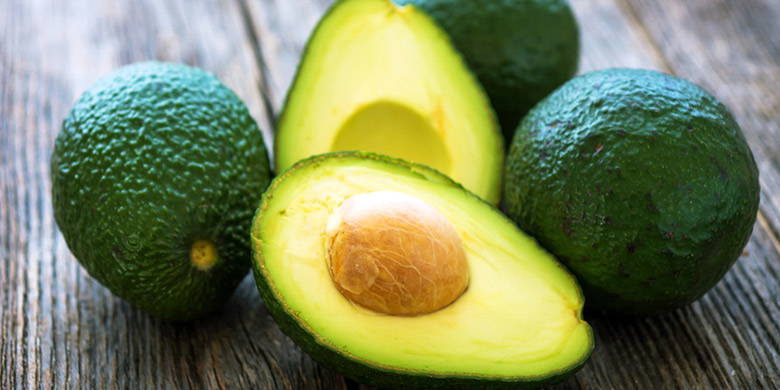 Blog gravidanza - maschere facciali fatte in casa. Crea i tuoi prodotti di bellezza - il programma spa per la tua casa. Con la maschera di avocado, la vostra pelle brillerà di nuova freschezza e compattezza. Le vitamine contenute e gli acidi grassi insaturi nutrono e rinforzano la pelle sensibile del viso.