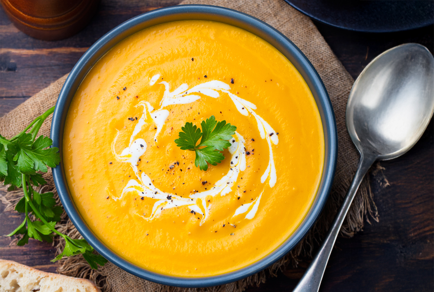 Rüebli-Ingwersuppe – wärmend und aromatisch Rüebli, Ingwer, Zwiebeln und Zitronen-Noten ergeben eine milde Suppe, die sich gut vorbereiten und während der Schwangerschaft geniessen lässt.
