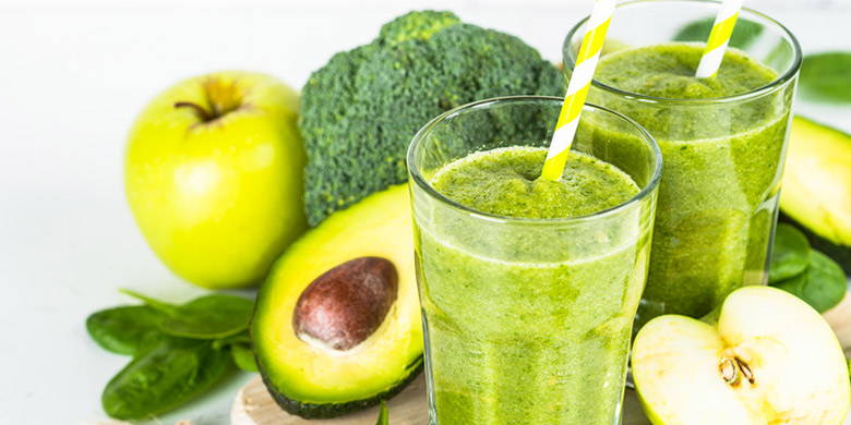 Blog Grossesse - Recette de smoothie vert pour "advanced". "Avancé" se réfère à l'utilisation de légumes pour préparer les smoothies. La boisson énergétique verte doit sa fraîcheur sucrée aigre-douce à l'ajout de glace pilée ou d'eau glacée.