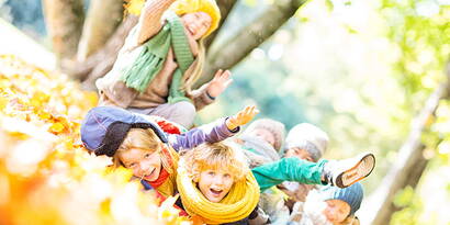 Les familles nombreuses n'ont souvent pas la vie facile. En effet, dans notre société, avoir trois enfants ou plus semble être trop pour beaucoup. Pourtant, la plupart d'entre eux s'épanouissent dans leur rôle de parents. 