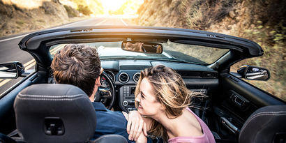 Vous avez trouvé la voiture de vos rêves ? Où allons-nous maintenant ? La responsabilité civile, la couverture partielle et l'assurance collision doivent être souscrites. Quelle assurance est requise si vous louez une voiture ? Pour les jeunes et les nouveaux conducteurs (moins de 2 ans en possession d'un permis de conduire), il existe une franchise générale. 