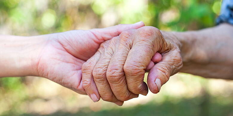 Soggiorno di vacanza in casa di riposo Gli assistenti familiari svolgono ogni giorno un lavoro straordinario. Ma lo sforzo costante può portare a un sovraccarico fisico e mentale. È quindi importante prendersi cura delle proprie esigenze e prendersi regolarmente del tempo per ricaricarsi.