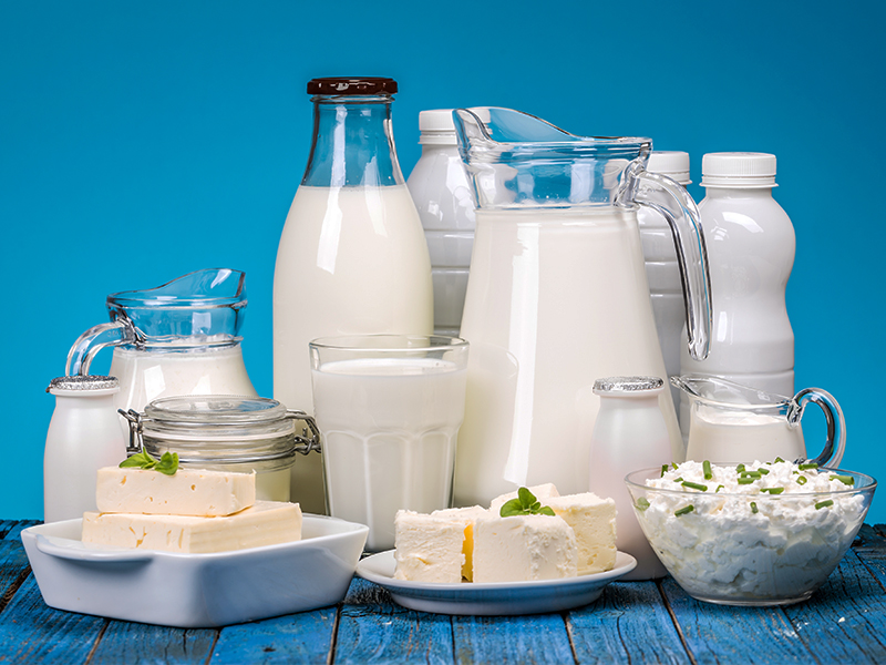 Milchprodukte als wichtige Jodquelle Milch, Joghurt, Käse und Butter stehen für wichtige natürliche Jodquellen, die dich während der Schwangerschaft bei der Versorgung unterstützen können.